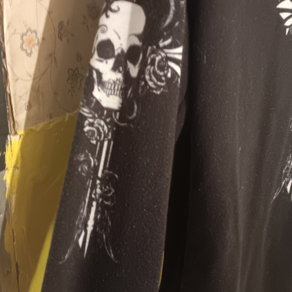 Black Lace-Up Hoodie with White Wing Skull Design. Pre-loved Condition - Picture 3 of 6
